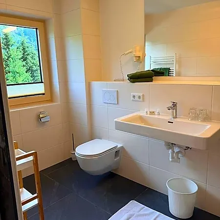 Starchlhof 3*
